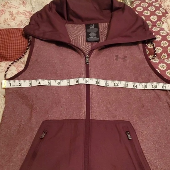 Under Armour Womens Sleeveless Collared Full Zip Outdoor Vest Burgundy Sz Small - Picture 8 of 9